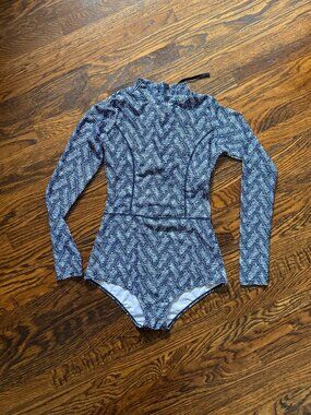 AXESEA Long Sleeve UPF 50+ Rashguard Onepiece *** EUC